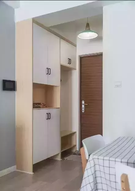 90平时尚简约两居室，整个装修下来不到10万，想省钱就这样装！