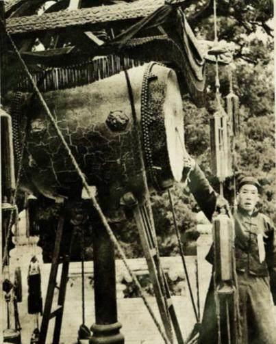 1938年日寇祭拜北平孔庙老照片，日本人为何唯独不敢动孔庙