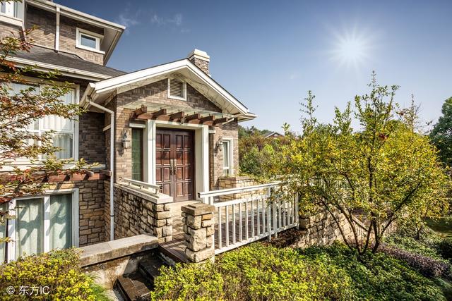 现在一平米房子就卖5千-10万，那实际盖这个房子一平米值多少钱?