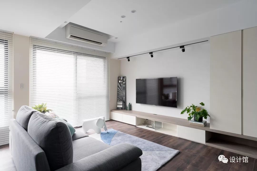 109㎡现代简雅，客厅比较长，挤个小书房！