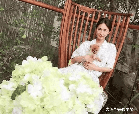 走进郭珍霓的豪宅装修，内部是中式风格，复古典雅