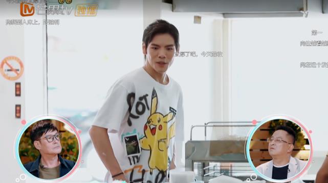 向佐在节目中首次化妆，当看到他正脸的那一霎，网友纷纷炸锅！