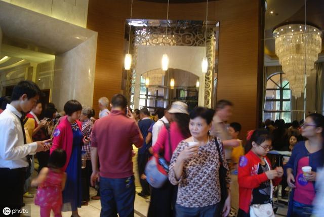 2019年该不该买房？地产大佬一句话回应：除非钱是捡来的