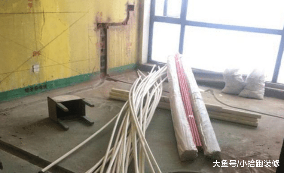 電工師傅說他收費雖然高，但不愁沒活，看到現場后我明白了