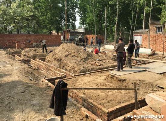 砸30万建无梁无柱、预制板、钢架钢板屋顶, 完工后却成全村最大笑话