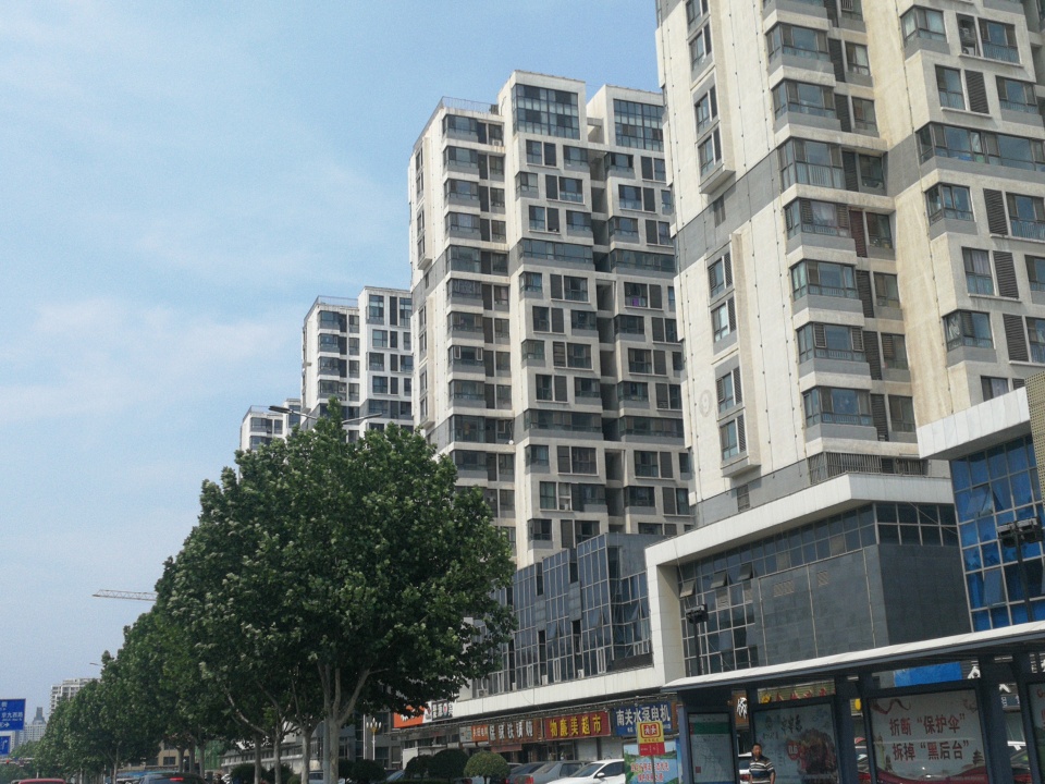 房价收入比36.4了 国际标准是3—6倍 我们该怎么办？