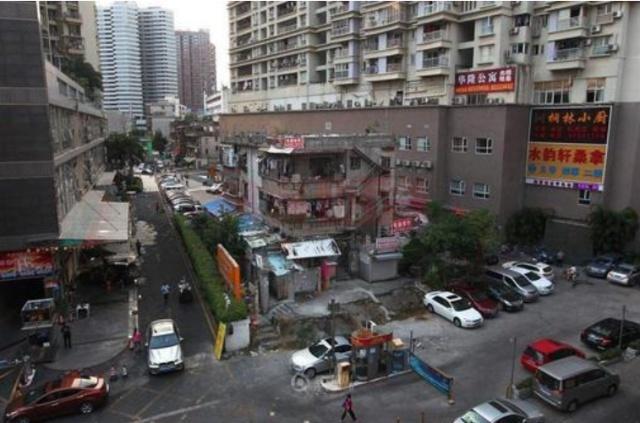 有史以来最惨“钉子户”：坚持16年要3亿赔偿，却竹篮打水一场空