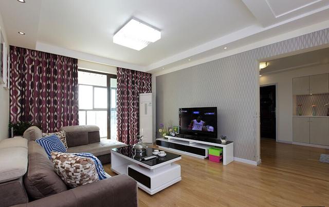 刚装修好的新房还没入住，媳妇隔三差五置办东西，漂亮极了