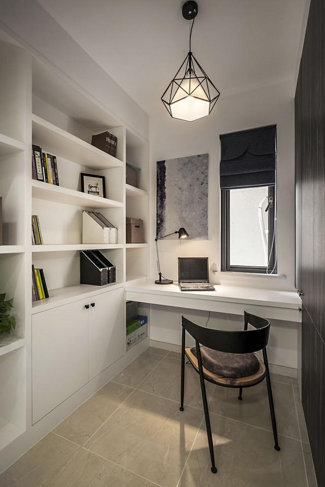 南寧一單身漢把吊燈裝成蜘蛛, 這樣的品味不怕找不到媳婦兒嗎?