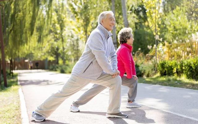 这是什么神仙楼盘？有山有湖有地铁！有天有地还有狗