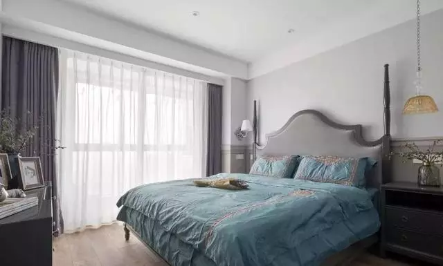 精致轻奢的101平美式三居，宝蓝色定制橱柜获赞一片！