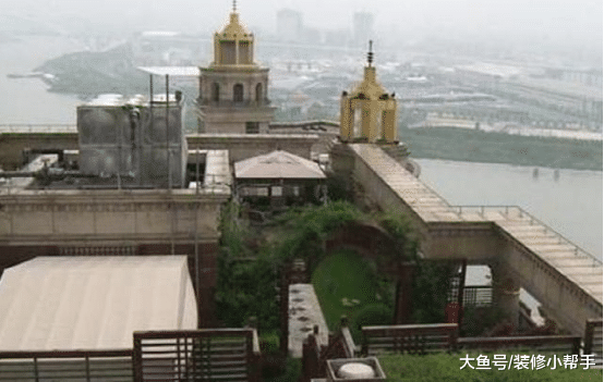 张庭在上海的豪宅, 还带有私人的花园, 这房子面积也太大了吧