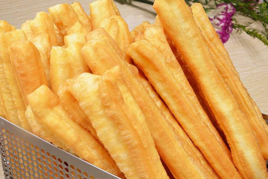虽然油炸薯条很好吃，但是这样的饮食常常对我们的健康有害