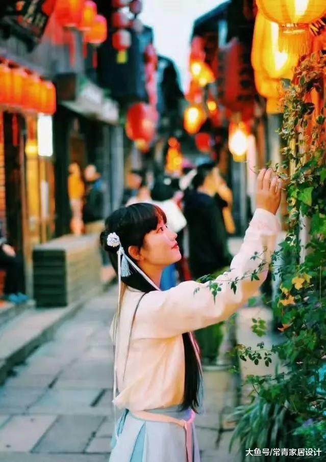 汉服小姐姐住什么样的地方？人美家更美，没见过这么别致的新中式