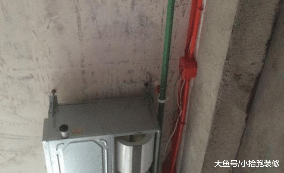 空調線到底該誰來放？電工答應幫忙后，業主看到卻很惱火