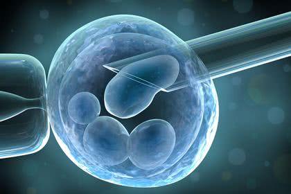 夫妻人工受孕产女, 36年后女儿才发现医生用的是自己精子!