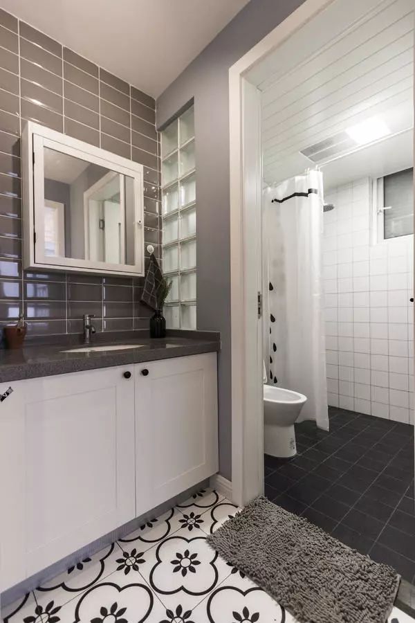 玻璃or浴帘，淋浴房用什么隔断好？