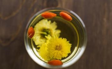 肝不好的人，身体一旦出现这2种异常，尽早就医，警惕肝癌