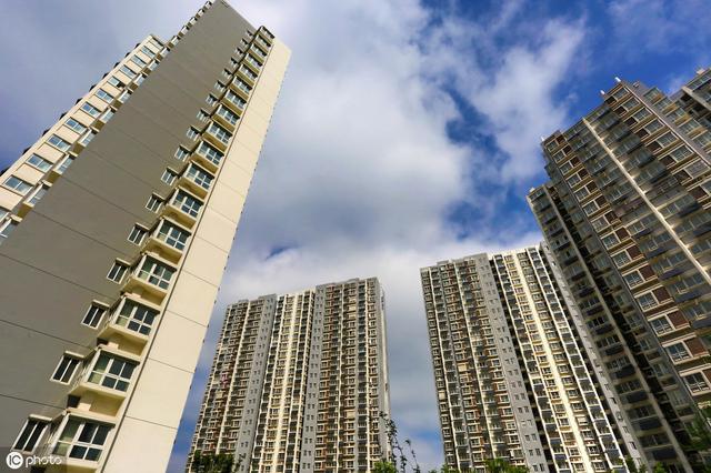 楼市出现转折，土地市场量价齐跌，释放什么信号？