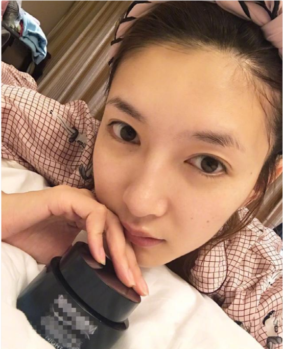 江疏影如今的豪宅曝光，内部装修简单时尚，还设计了超大健身房