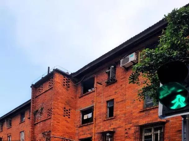 20年后“电梯房”和“楼梯房”哪个更值钱?专家:楼梯房原来是宝