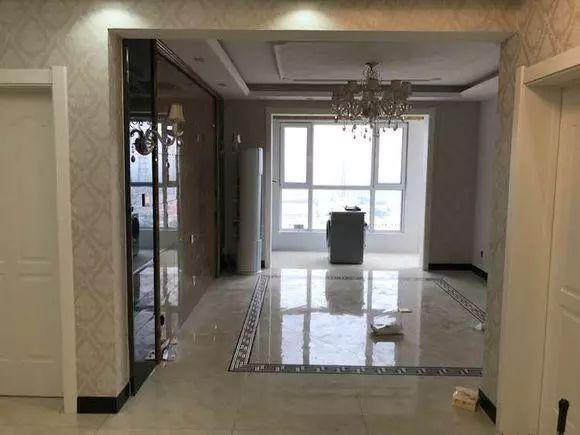 全部自己监工装修的房子，现在老公为省钱自己做美缝，还不赖