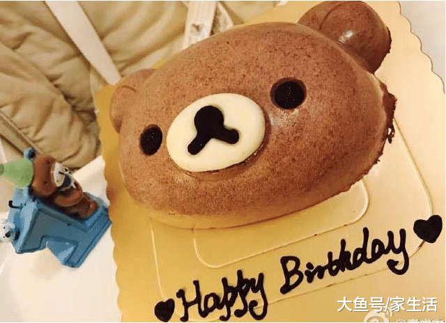 袁成杰曬出自己的豪宅，客廳放滿孩子的玩具，布置也太溫馨有愛了