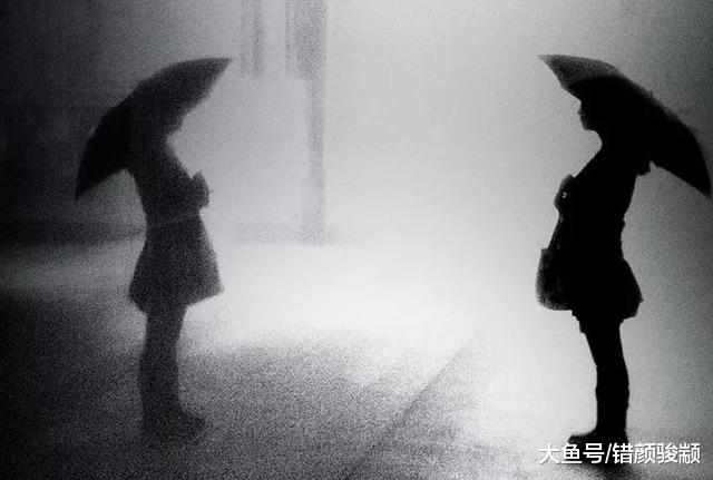 心理学：小心，你肢体上的小动作，正在出卖自己内心的真实想法