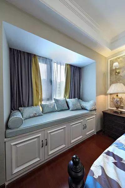 飘窗窗台太冰冷？加层坐垫，坐着舒服，看着温馨！