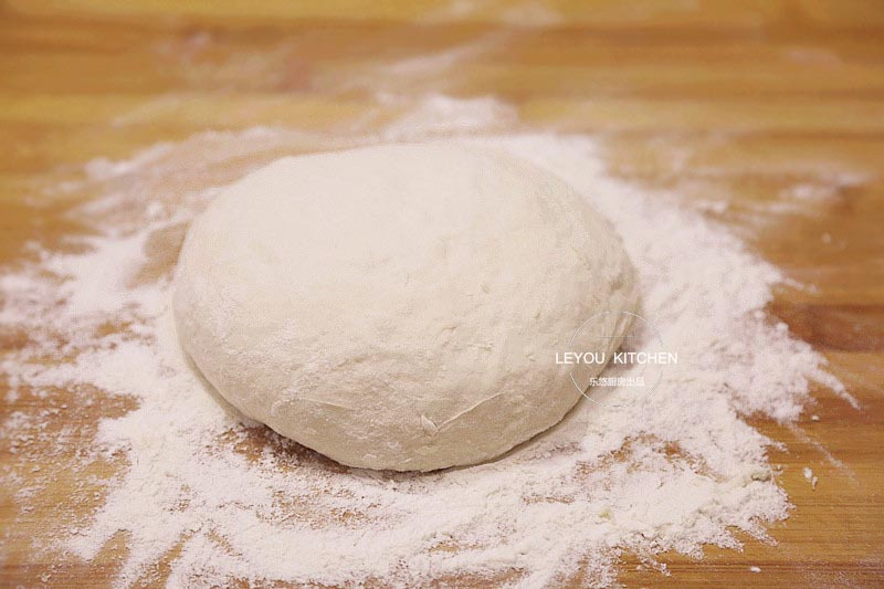 烙饼干硬？那是方法不对，试试这种，用凉水和面，照样软软的