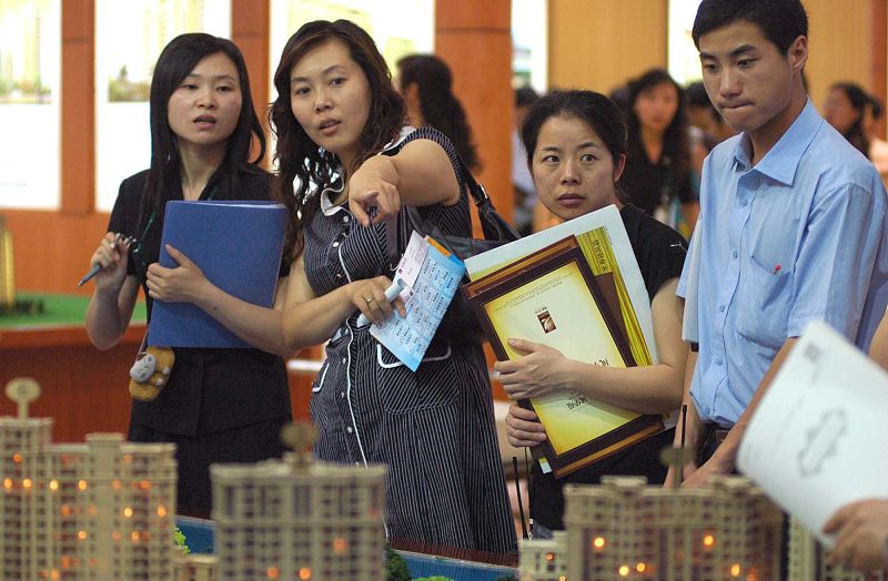 入夏时节，楼市挨了“四记闷棍”！