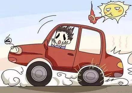 事发晋江大货车突然爆炸起火，司机被炸伤