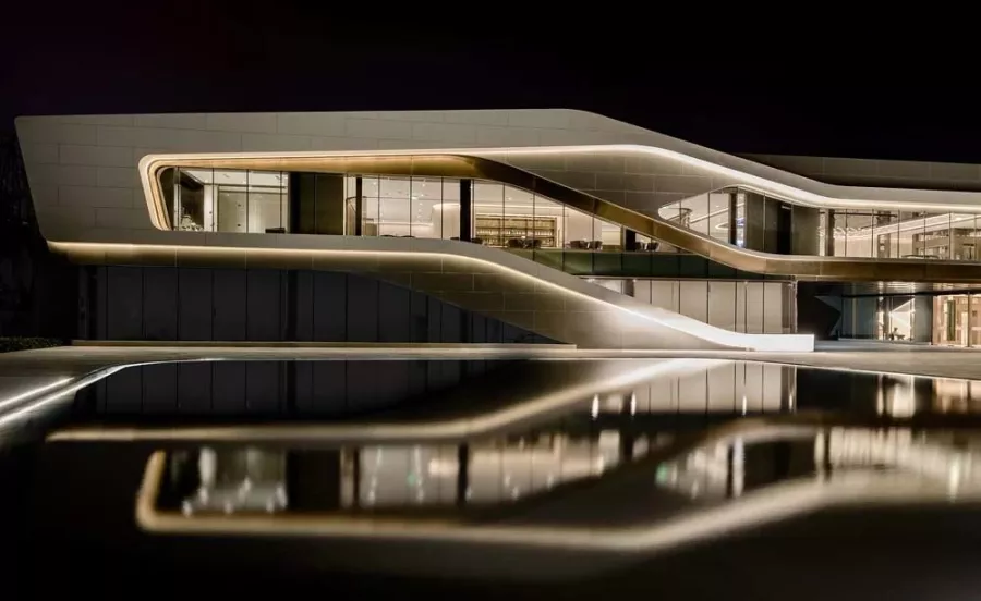 从建筑、景观、室内、软装四位一体的整体化全方位售楼中心设计