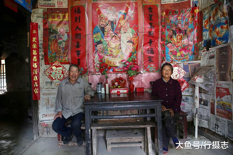 大山里的“豪宅”，共有100多间房子，如今“后辈”用来养猪