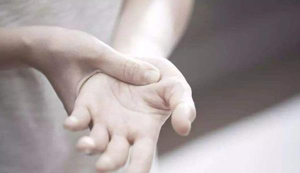 经常手指发麻，怎么办？或是这些疾病找上你了，不能掉以轻心！