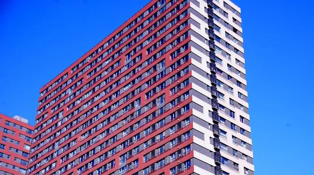 楼房越建越高，30年后高楼老化怎么办？有2种可能，都不是好事