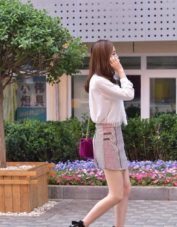 摄影：辣妈身材完美，一举一动令人着迷！