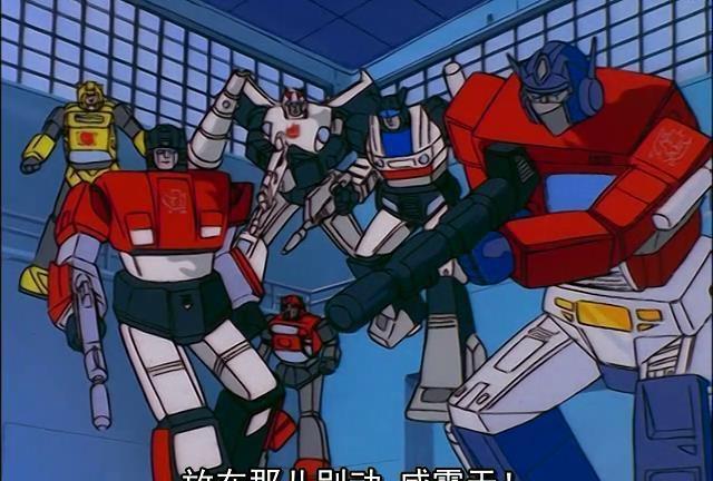 《变形金刚》中汽车人究竟会不会飞？导演：当时忘考虑了