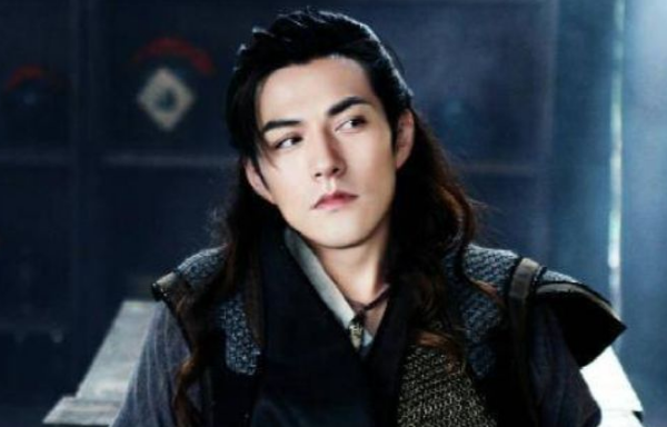 中国长得最标准的4位古装美男：焦恩俊上榜，最后一位帅了20年