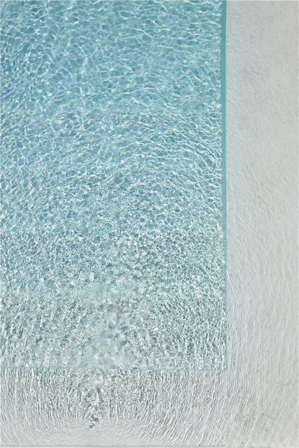 从南方到北方，绿城的碧蓝泳池澄澈依旧