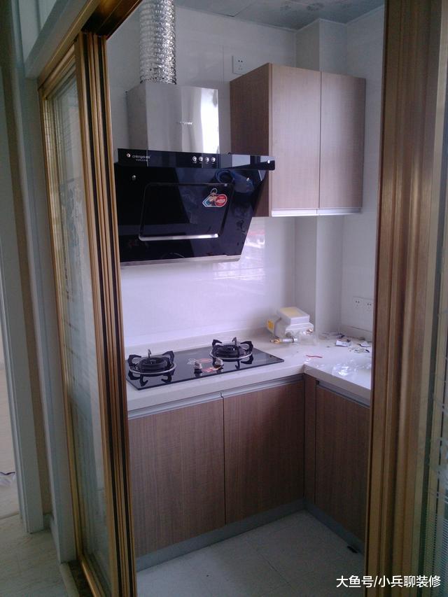 朋友新房装修中，125平花了20多万，一看电视墙我差点笑岔气了