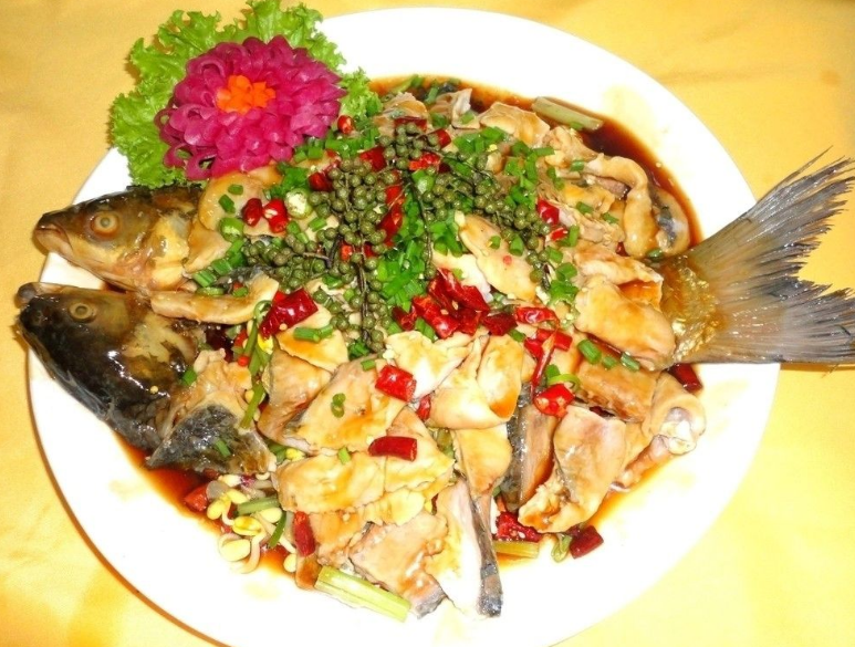 鲜椒鱼，特别好吃，老人小孩都爱吃，隔壁小孩都馋哭了