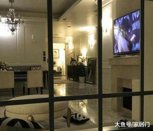 带你看看宝儿住的豪宅，室内设计了欧式风格，进门才知这么豪华