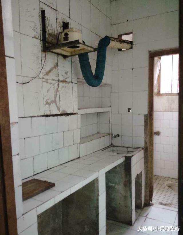 老公400租的破房子，又脏又烂，厨房拳头大，厕所估计你都没见过