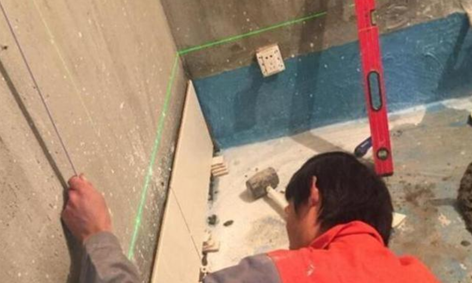 瓷砖没铺好，师傅还说在节省成本，听了邻居的话，感觉很惭愧