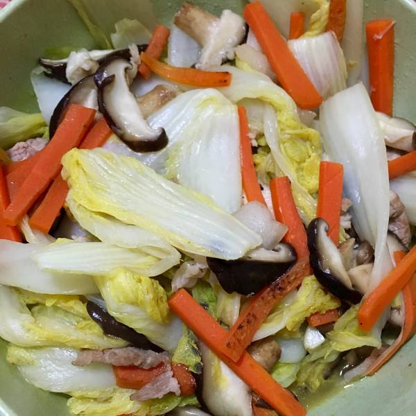 三絲炒大白菜，做法簡單，十分好吃，老人小孩都愛吃