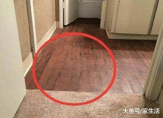 头一次见在旧瓷砖上铺地板，问完才知好处多，原来还有这种操作？