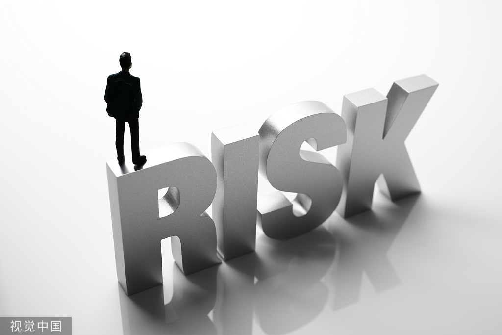 欠债5000多亿！开发商们都坐不住了，15%的利息也要借！