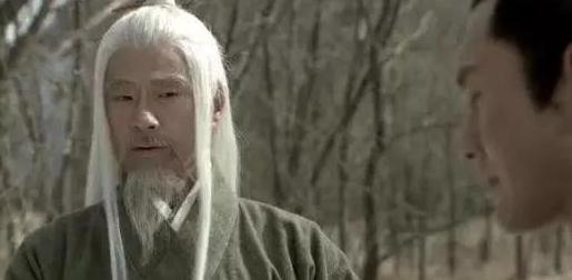 此人是武松名义上师傅，武松下山时，他告诫武松这两个人不能惹