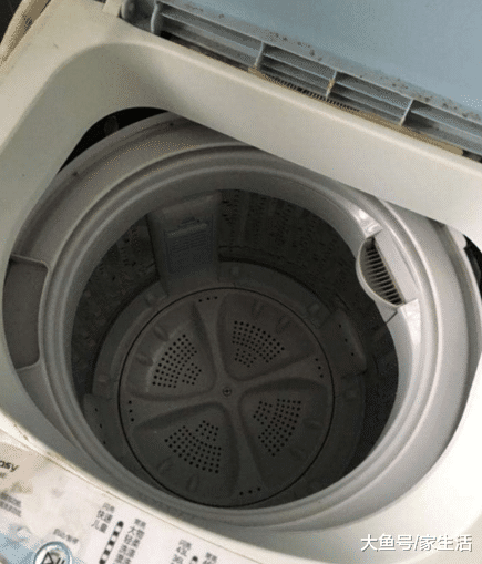 洗衣机洗完衣服，盖子需要打开通风还是关上？做错的人可不少